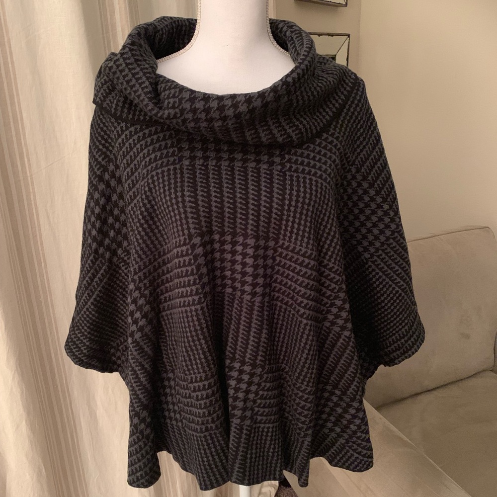 Green & Black Houndstooth Poncho Sweater